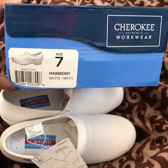 Clogs - Picture 5 of 5